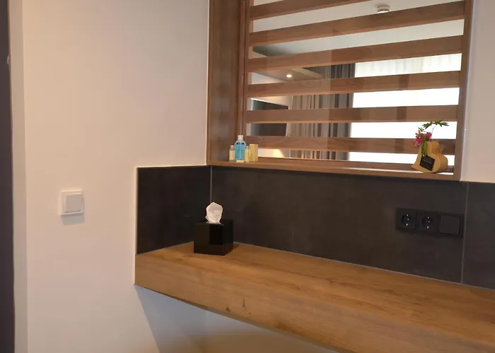 Boutique Moselgarten 호텔 불라이