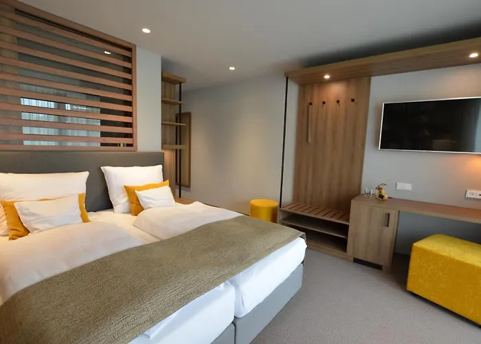 Boutique Moselgarten * 불라이