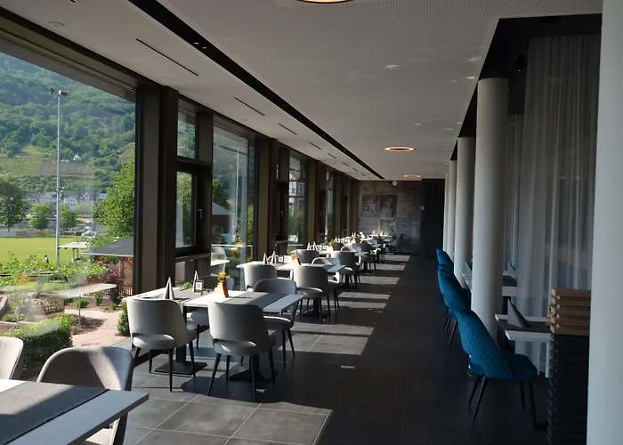 Boutique Moselgarten * 불라이